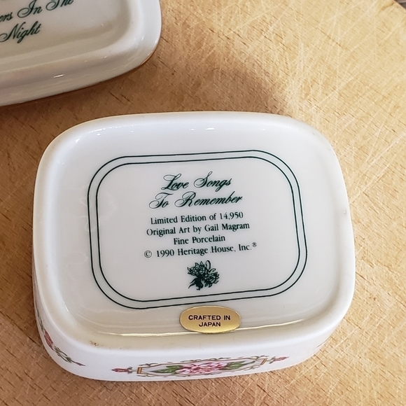 vintage Floral Music Box Trinket Box Strangers in the Night Heritage House 1990 - Picture 4 of 5